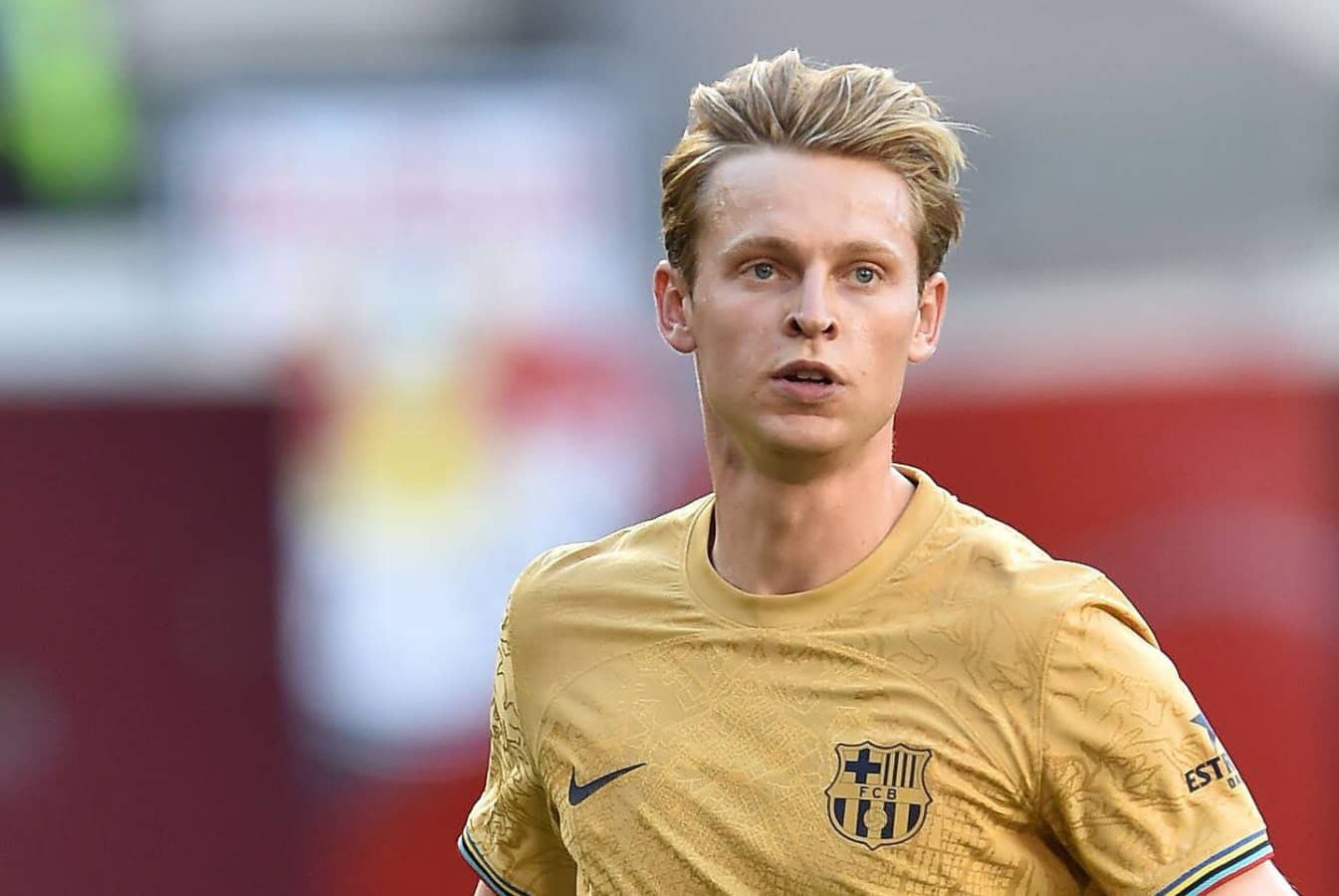 Chelsea is certain to defeat Manchester United for Frenkie de Jong.