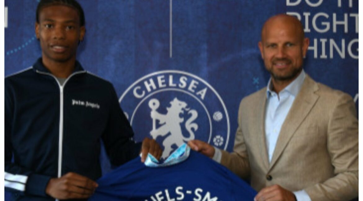 Chelsea Signed 17-Year-Old Everton Defender Ishe Samuels-Smith