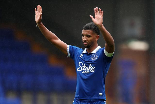 Everton Defender Mason Holgate Is Close To Joining Southampton On Loan